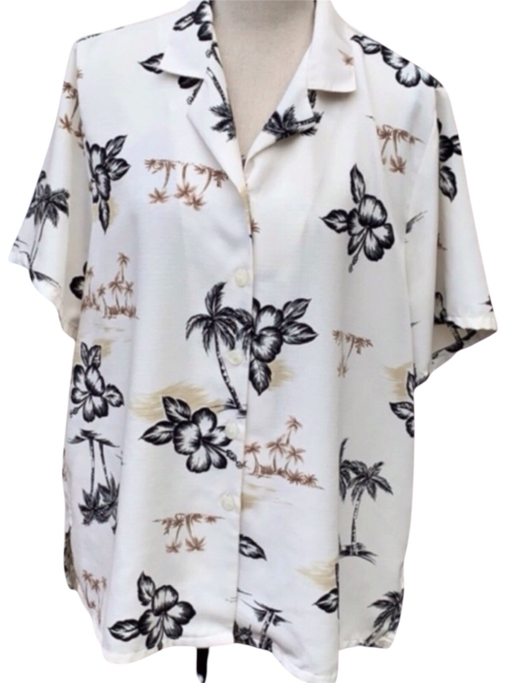 Bon Worth Cream Ivory Hawaiian Floral Print Button Up Top - Picture 3 of 10